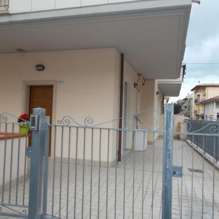 Appartamento Piano Terra San Benedetto del Tronto Buitenkant foto